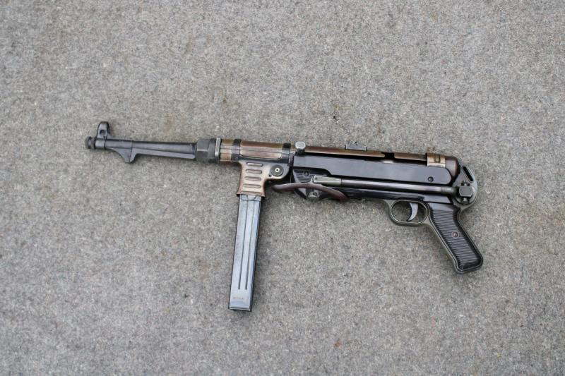 Replica German MP40 Submachine Gun ( MGC )
