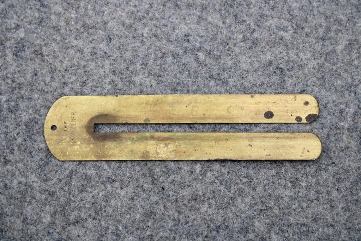 British Army  Brass Button Polisher