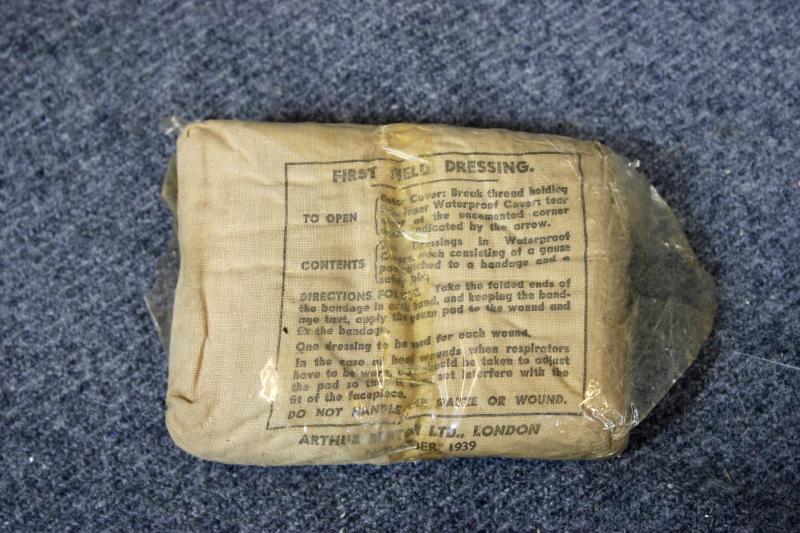 British Field Dressing   November 1939