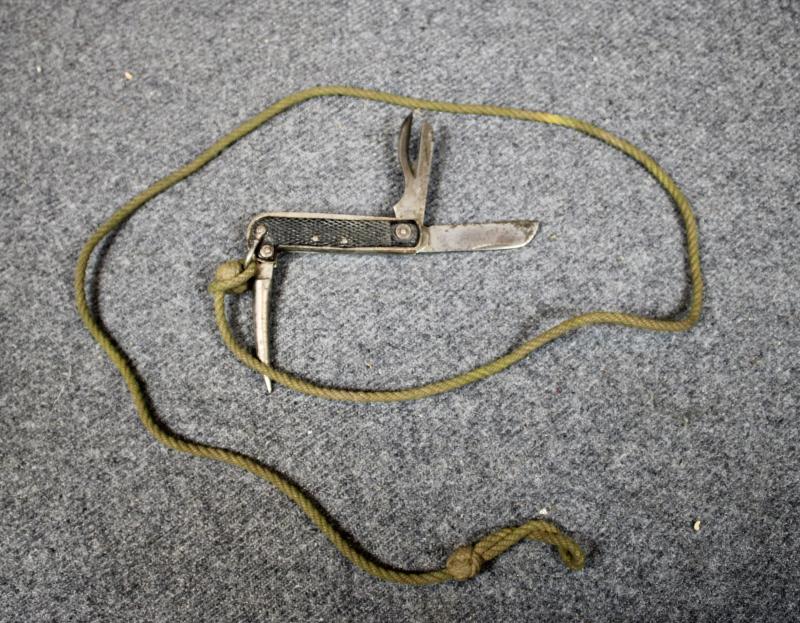 British Army Jack Knife & Lanyard
