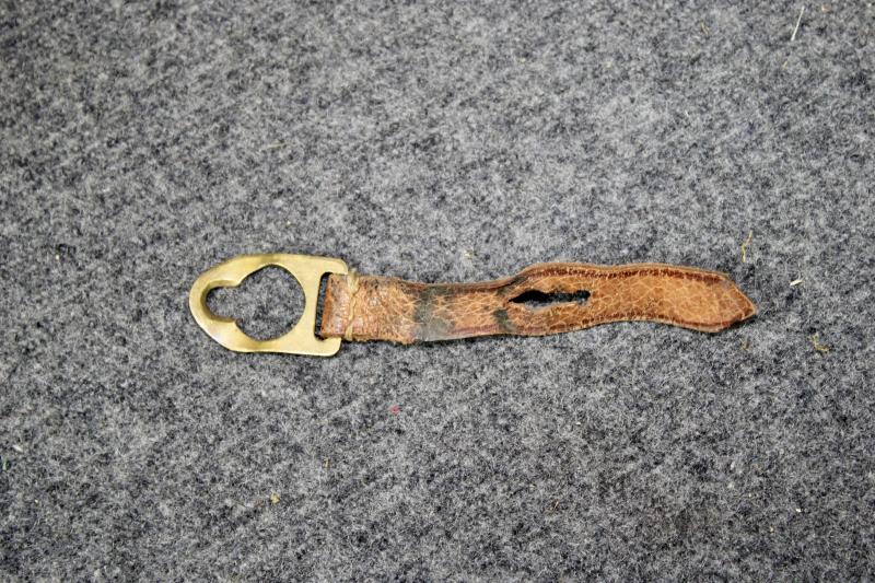 British No4 Bayonet Leather Securing Tab