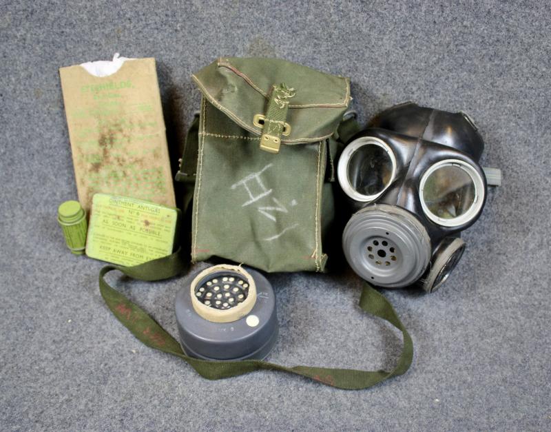British Light Weight gas mask with Tropical Haversack & Contents