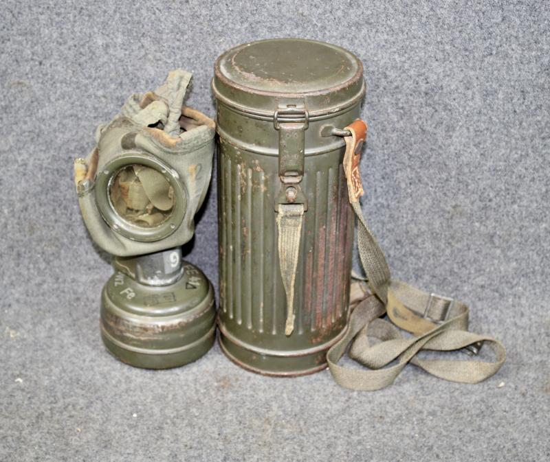 German M1938 Gas Mask & Canister