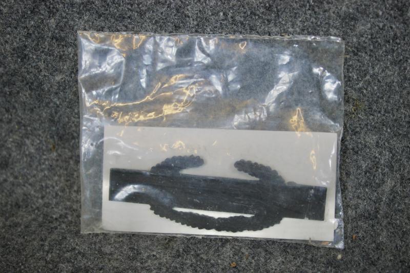 U.S. Combat Infantry Badge                     ( Vietnam )