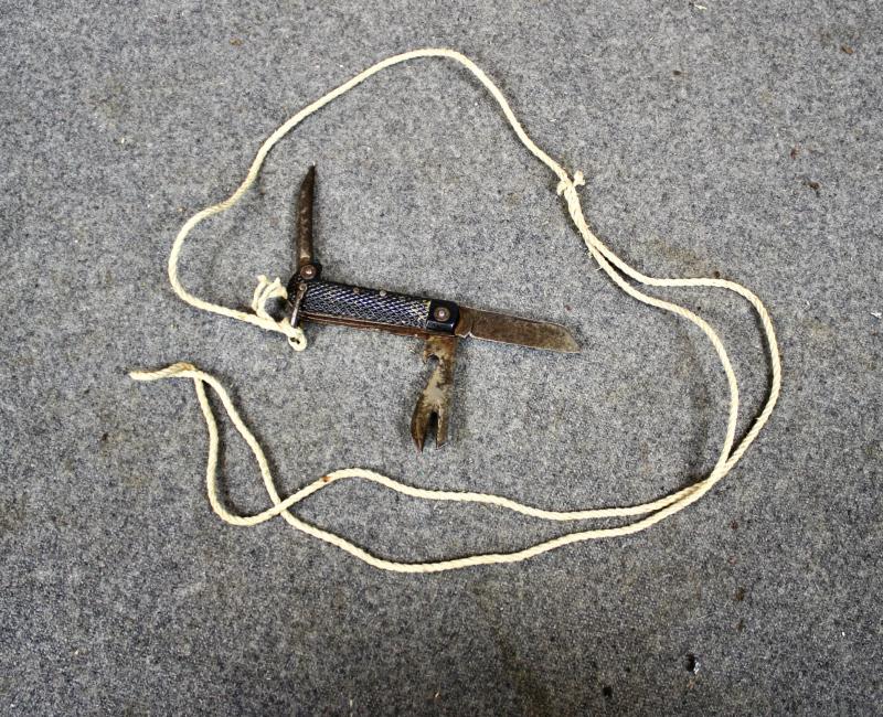 British Army Jack Knife & Lanyard