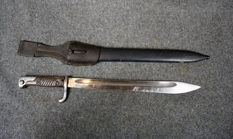 German S98/05 Bayonet & Frog