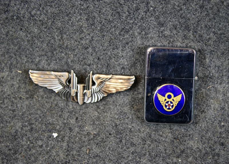 Reproduction Bomber Wing Aircrews Badge & Zippo Lighter
