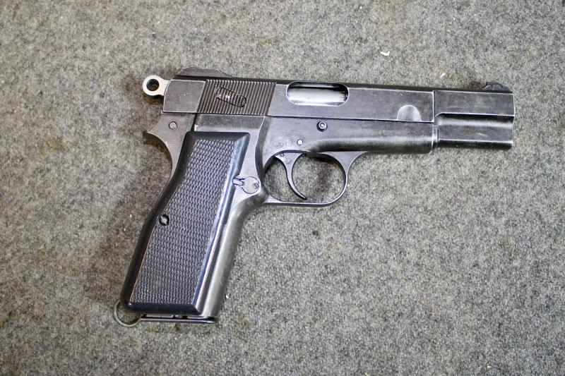 Replica Browning MK1 Hi-Power.             ( MGC )