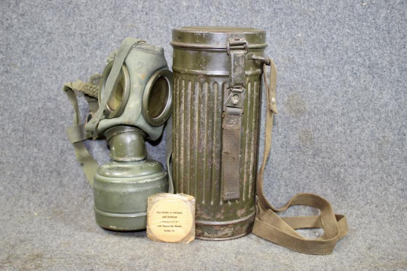 German M1930 Gas Mask & Canister