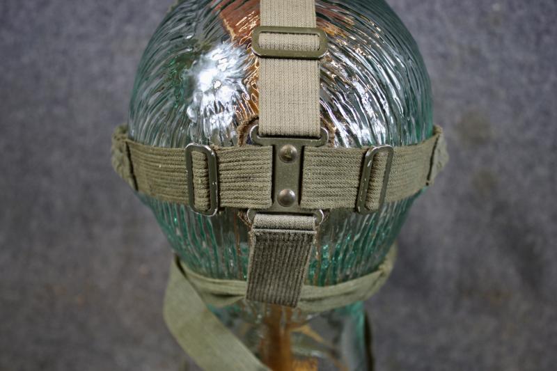 German M1930 Gas Mask & Canister