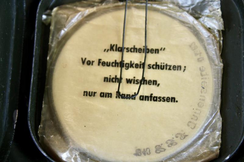 German M1930 Gas Mask & Canister