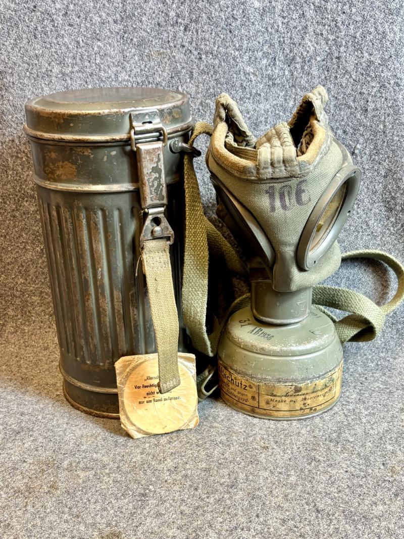 German 1st Pattern  M30 Gas Mask & Canister