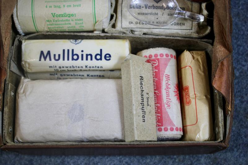 German Medical Pouch & Contents