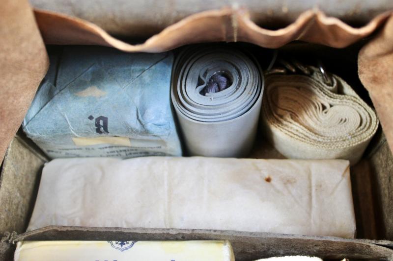 German Medical Pouch & Contents