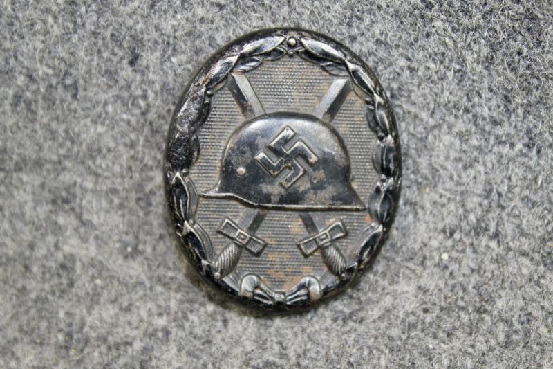 Black Wound Badge