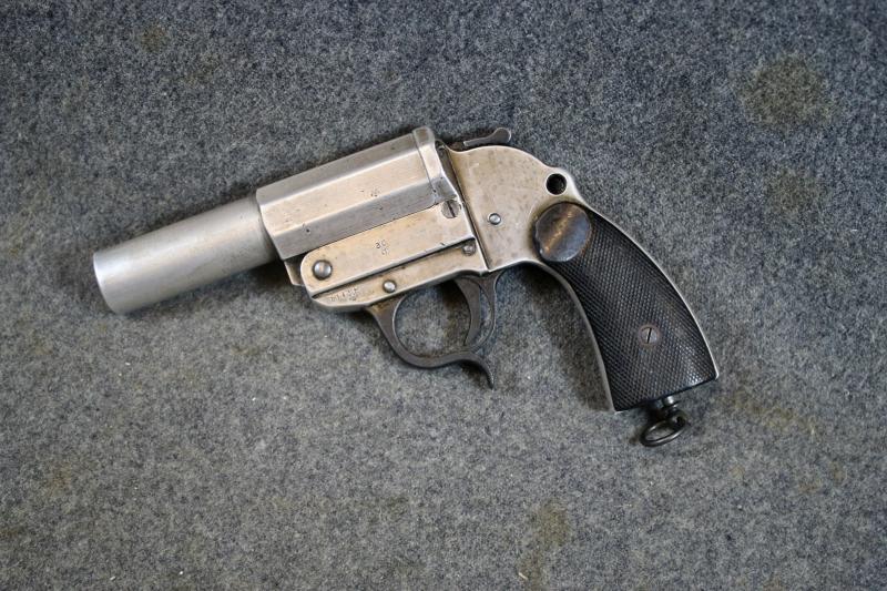 Deactivated German LP34 Flare Pistol