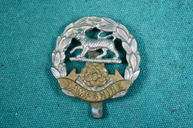 WW2 Hampshire Regiment Cap Badge