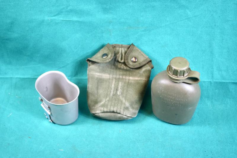 U.S. M1956 Water Bottle Set