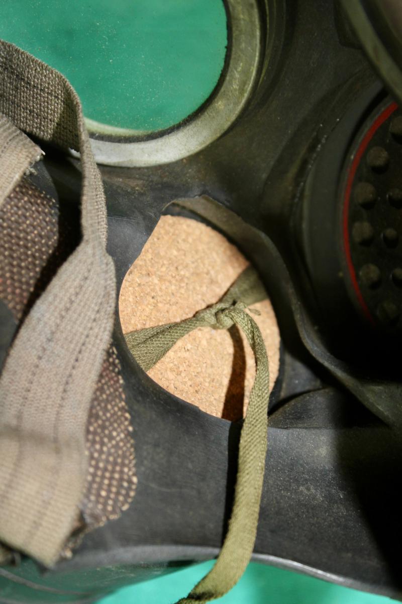 Canadian Light Weight Gas Mask & Contents