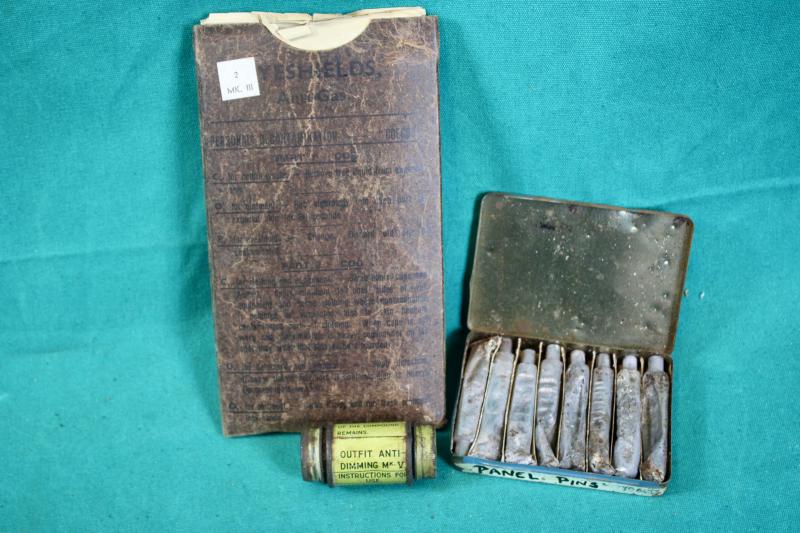 Canadian Light Weight Gas Mask & Contents