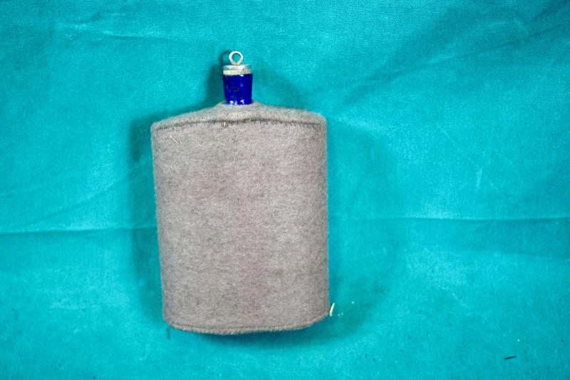 British Water Bottle & 08 Carrier