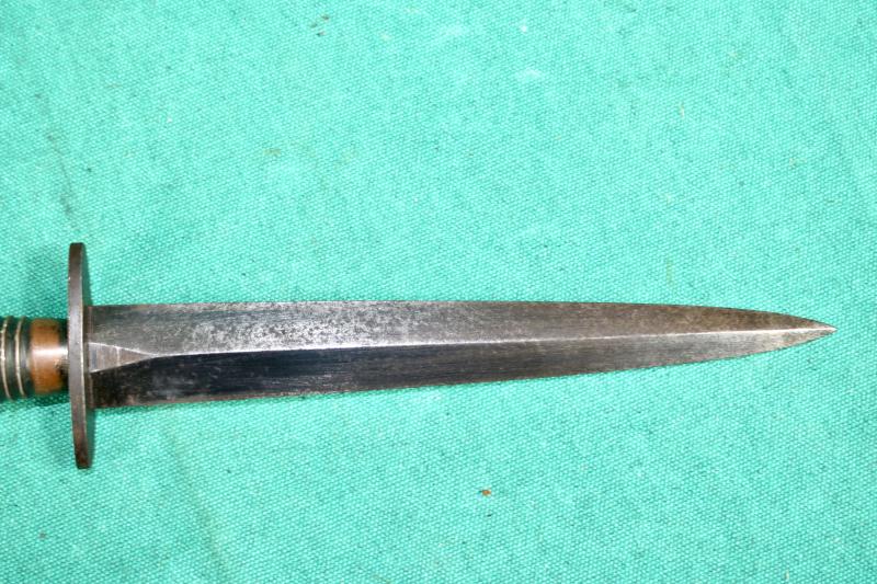 British 3rd Pattern WW2 Commando Dagger ( B2 )