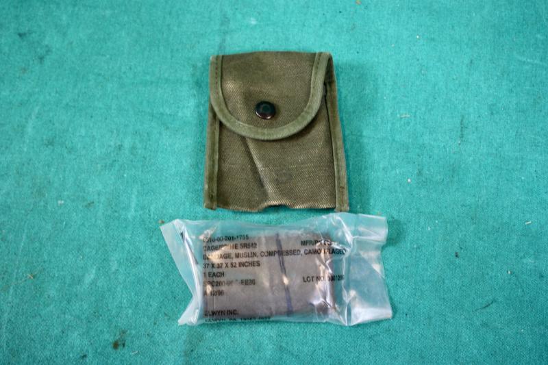 U.S. M1956 Field Dressing/Compass Pouch & Field Dressing