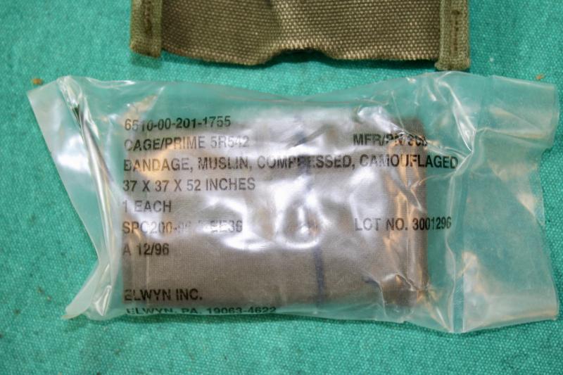 U.S. M1956 Field Dressing/Compass Pouch & Field Dressing